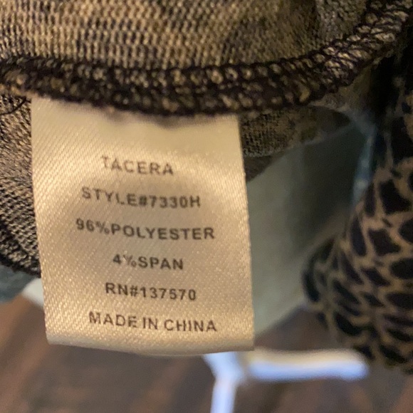 Tacera top - Picture 10 of 11